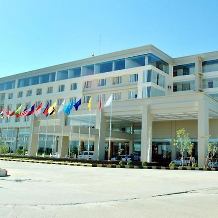 Man Myanmar Hotel Naypyidaw Extérieur photo
