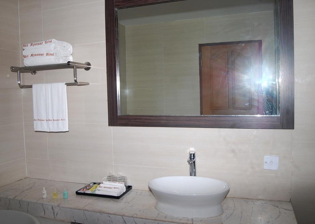 Man Myanmar Hotel Naypyidaw Extérieur photo