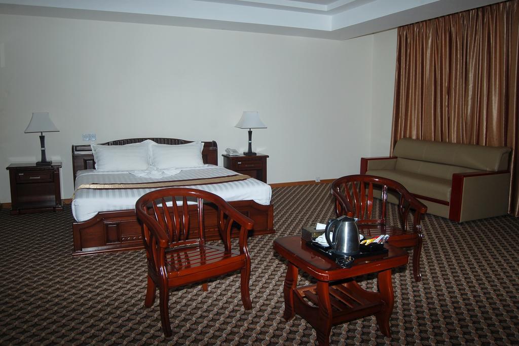Man Myanmar Hotel Naypyidaw Extérieur photo