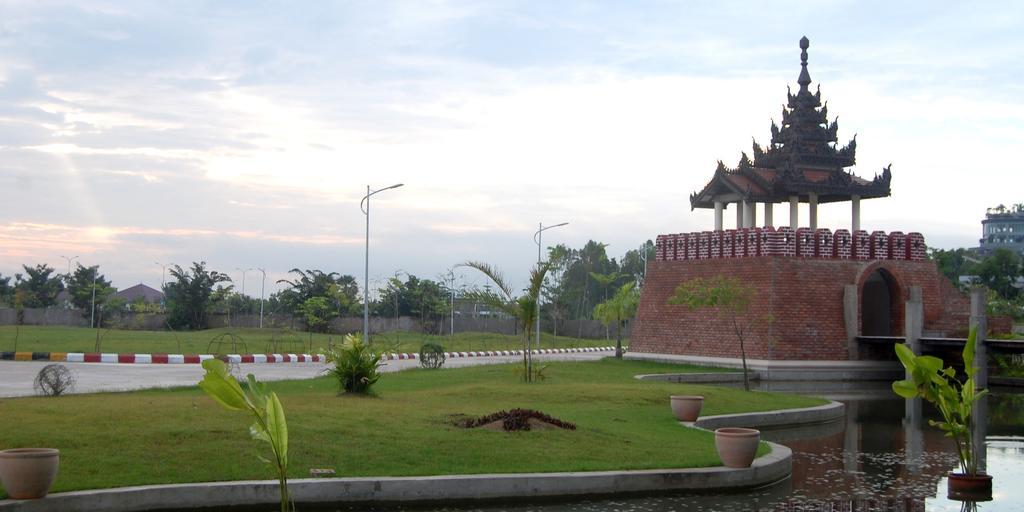Man Myanmar Hotel Naypyidaw Extérieur photo