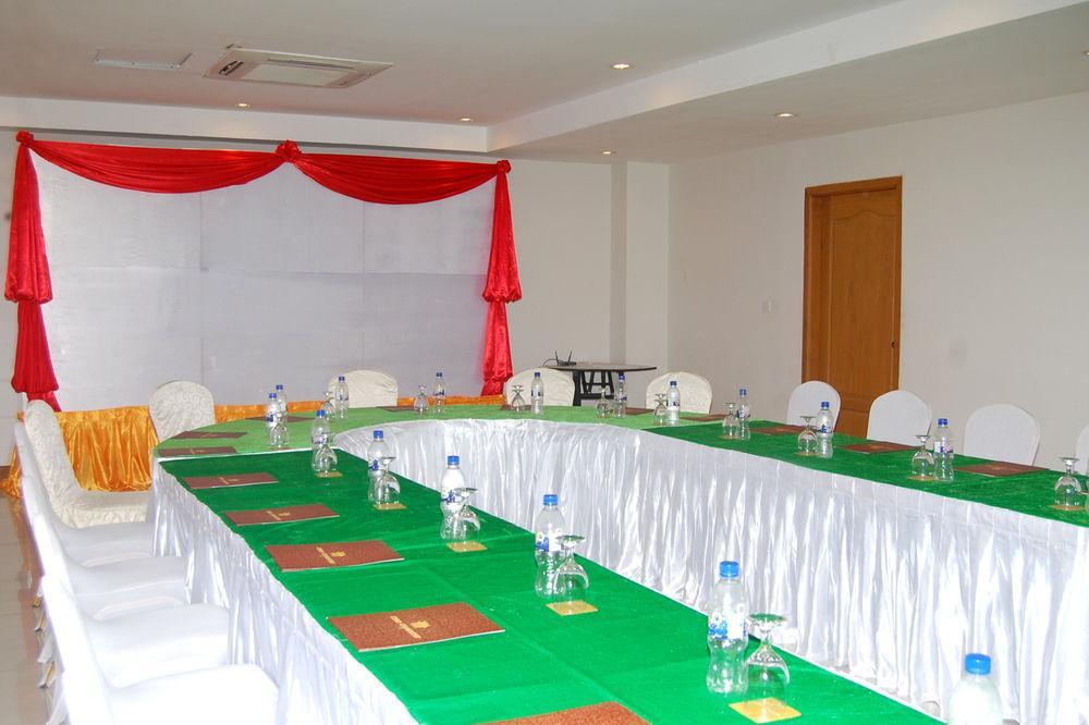 Man Myanmar Hotel Naypyidaw Extérieur photo