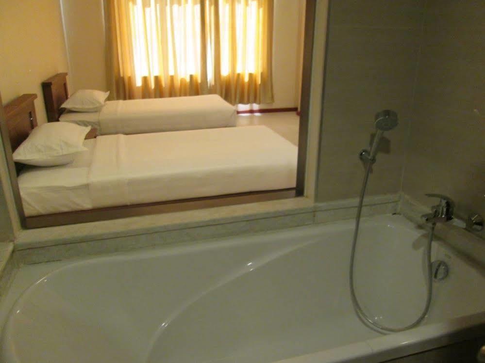 Man Myanmar Hotel Naypyidaw Extérieur photo
