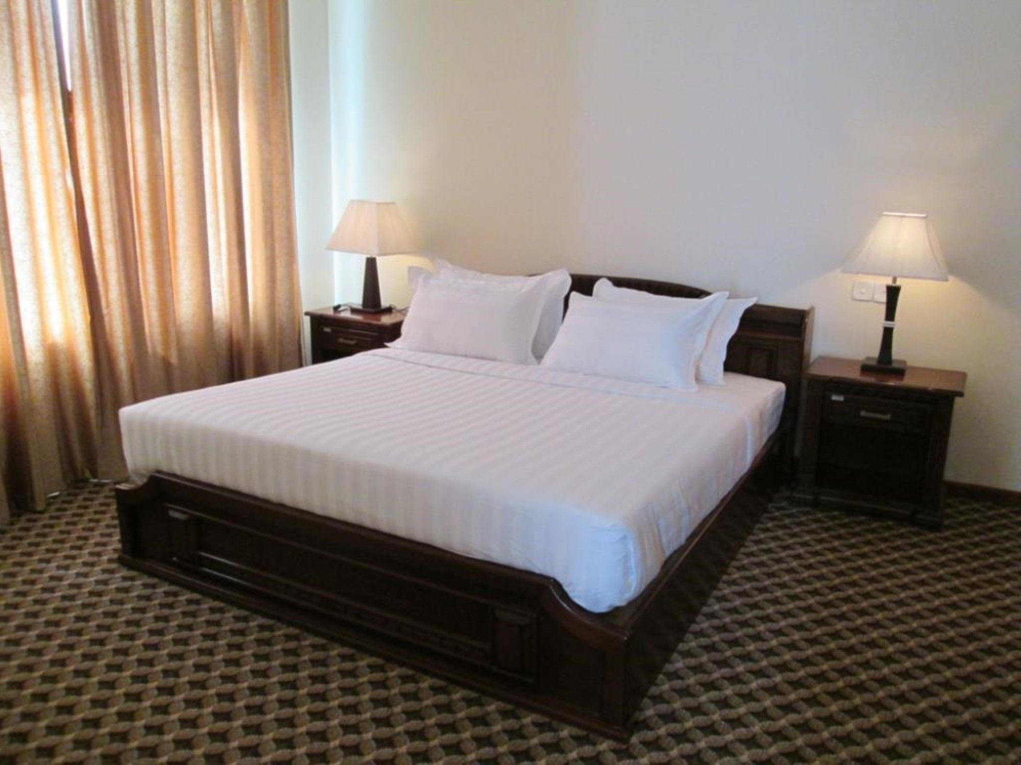 Man Myanmar Hotel Naypyidaw Extérieur photo