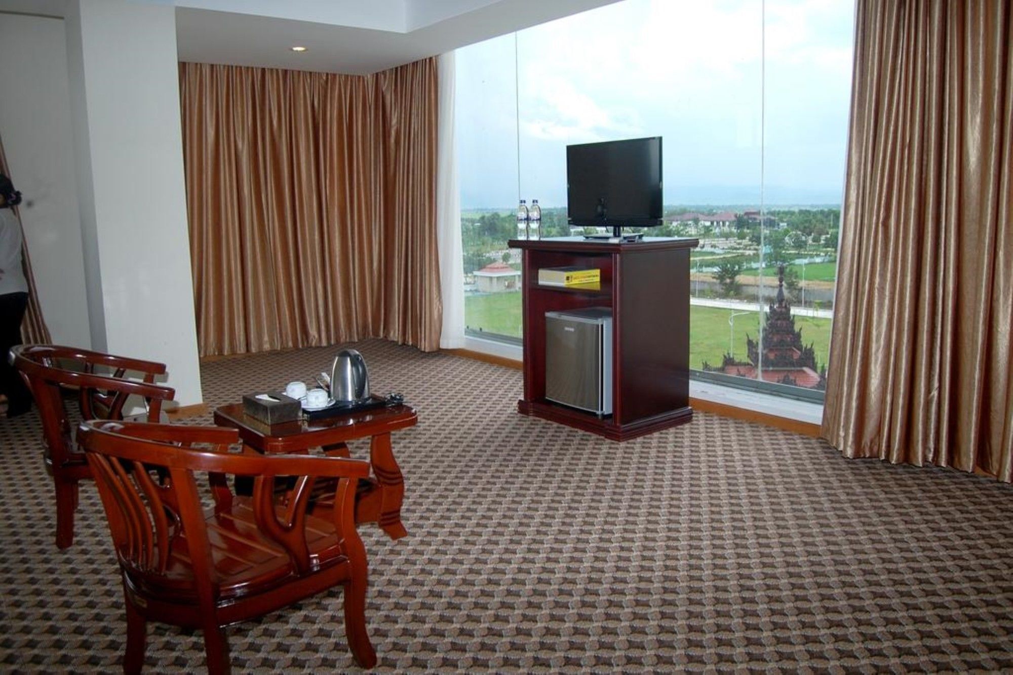 Man Myanmar Hotel Naypyidaw Extérieur photo